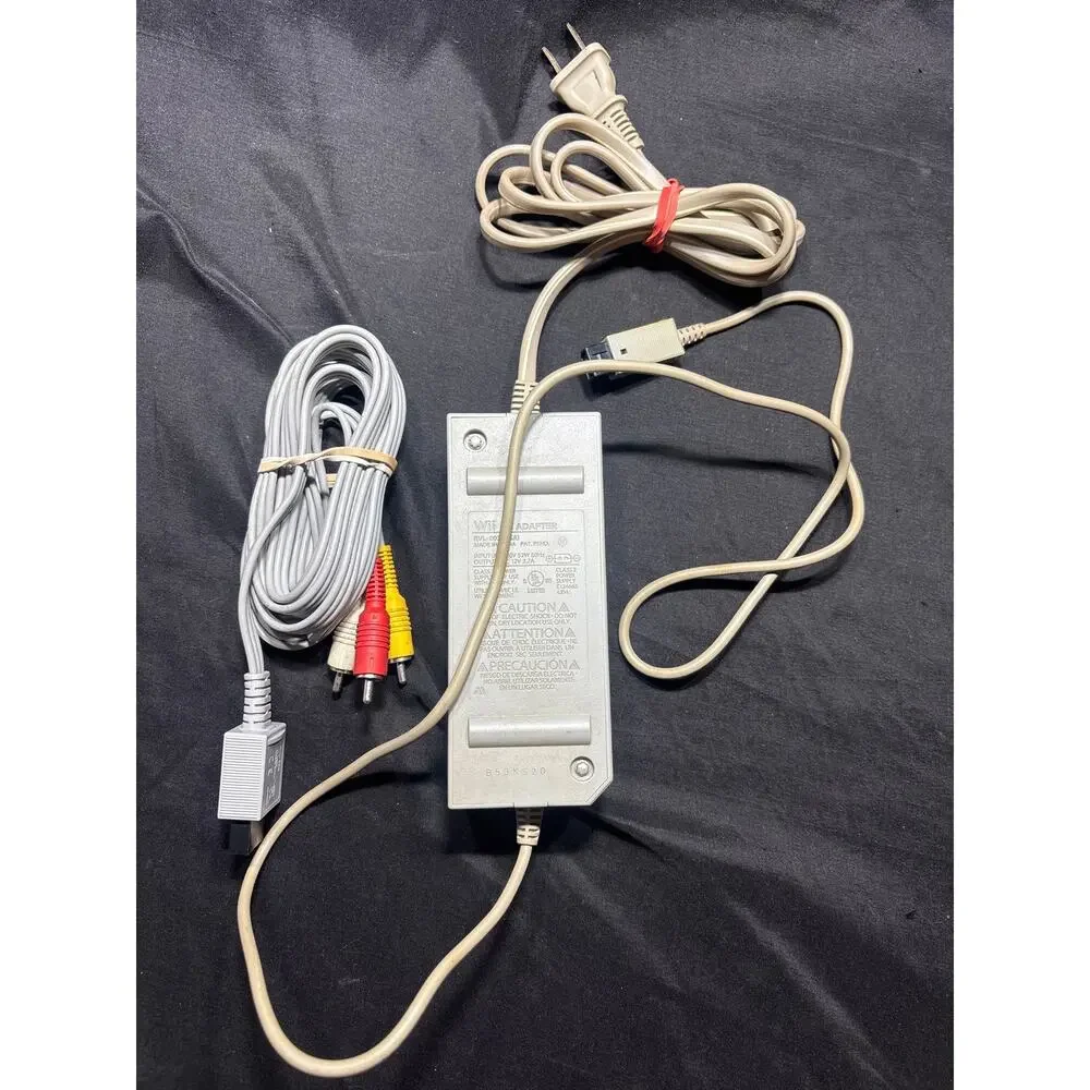 Nintendo Wii Console White GameCube Compatible Bundle Cords Remote Sensor Tested